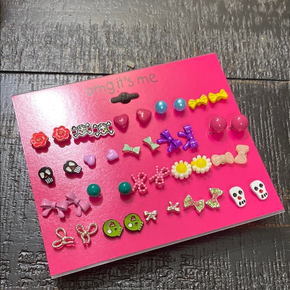 Omg Accessories Jewelry - NWT!! 20 Pair Colorful Earring Set with Fun Designs!